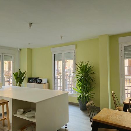 Heylola! Hostel บาร์เซโลนา ภายนอก รูปภาพ