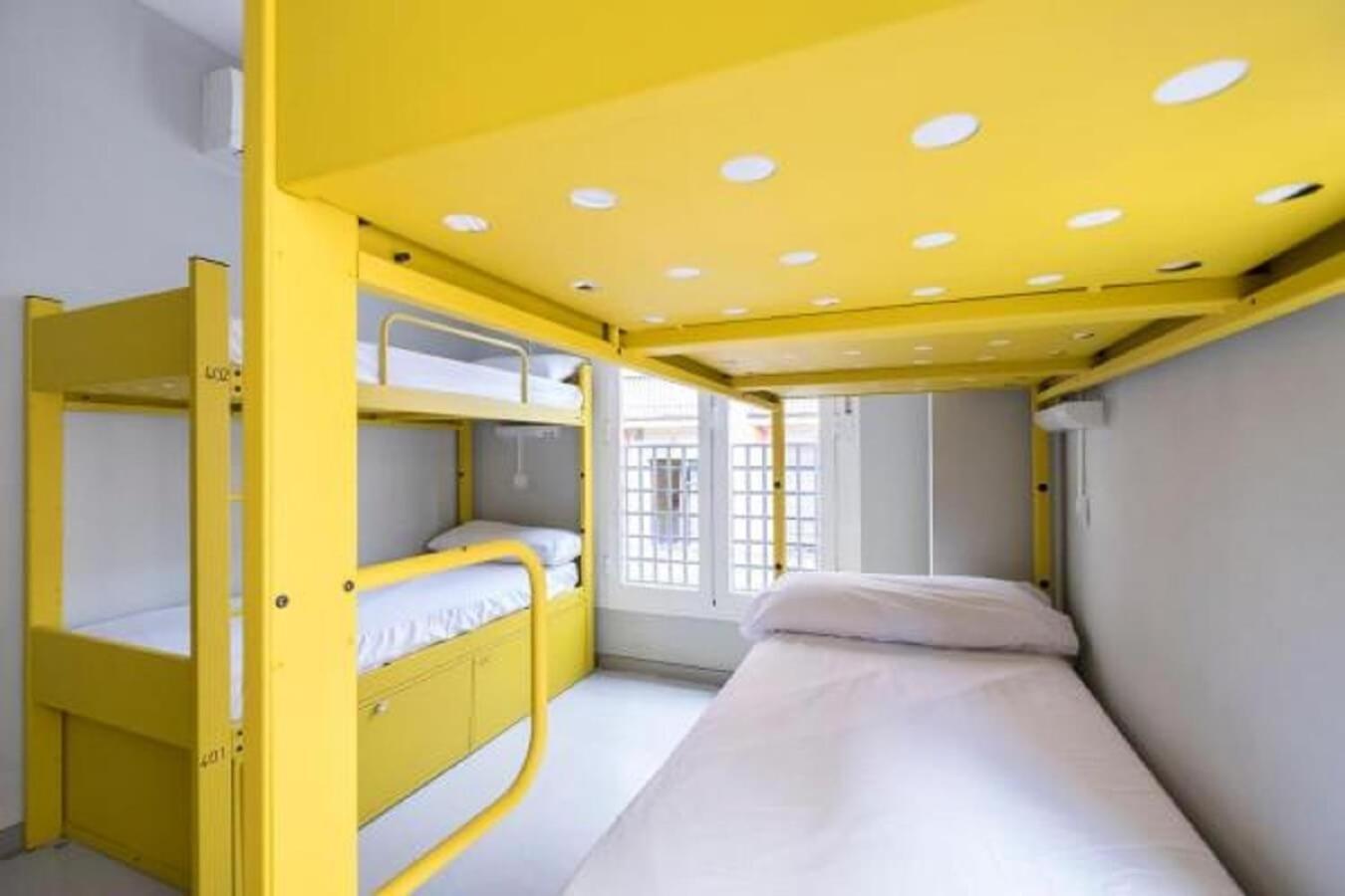 Heylola! Hostel บาร์เซโลนา ภายนอก รูปภาพ