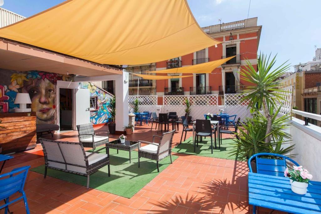 Heylola! Hostel บาร์เซโลนา ภายนอก รูปภาพ